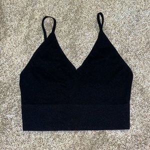 Seamless black crop top